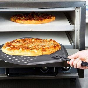 Nouvelle <span class=keywords><strong>pelle</strong></span> à pizza populaire Big Horn, circulaire, gravée, pliable, faite à la main en bois dur et métal - Product Image 6