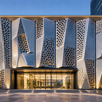Panneau mural extérieur en aluminium perforé décoratif, système de façade à motif personnalisé pour centre commercial