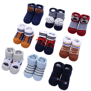 Calcetines de bebé recién nacido 100% algodón con caja de regalo - Product Image 1