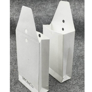 บัตรกำนัลไวน์แบบกำหนดเองจากโรงงาน รูปทรงสี่เหลี่ยมผืนผ้า พร้อมแท็บเล็ตแขวน - Product Image 1