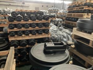 精密鋳造高性能掘削機フロントアイドラー足回り部品スペアパーツ SK120 SK120-3 SK200 35MNB材質 ISO9001 - Product Image 4