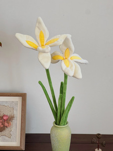 Creative Plush Iris Artificial Flower Single Stem Velvet Texture Realistic Iris <b>Spray</b> for Home Room Aesthetic Decoration - Product Image 2