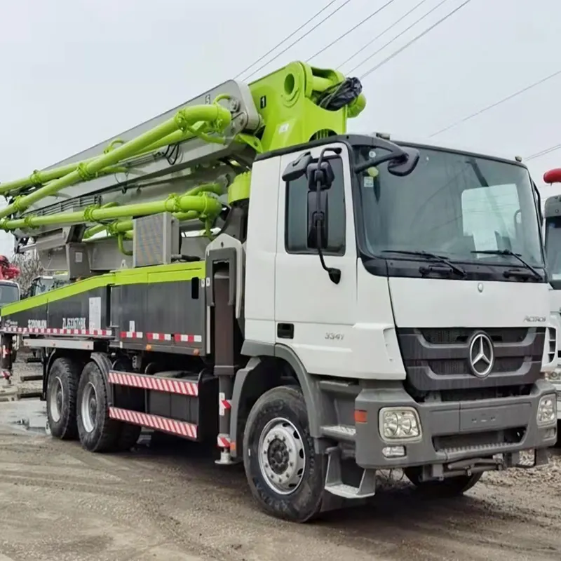 Camion de pompe à flèche en béton Diesel d'occasion, équipement de Transport de ciment Zoomlion Mercedes Actros 47m