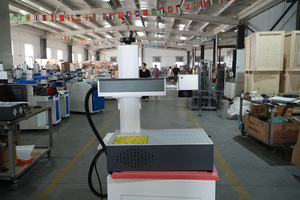 <span class=keywords><strong>Machine</strong></span> de marquage laser à fibre portable de bureau 20W 30W 50W 60W 100W pour gravure multi-matériaux - Product Image 2