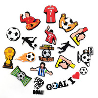 Breloques PVC Football pour Crocs, Ensemble de Breloques Personnalisées Maillot d'Équipe de Football, Décorations de Chaussures de Sport pour Sabots et Sandales