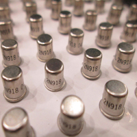 239300027 IC en stock circuits intégrés, composants électroniques, amplificateurs, comparateurs, fabricants de transistors