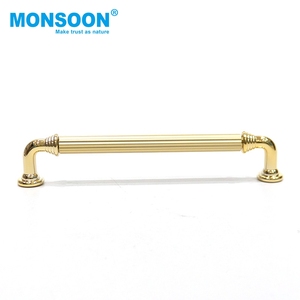 Poignée de tirage en T vintage en plastique doré et noir pour meubles, tiroirs de chambre, commodes et meubles de cuisine - Product Image 3