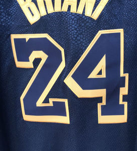 الكبار جيرسي الجملة الجبهة 8 الظهر 24 قميص أسود نمط سربنتين - Product Image 3