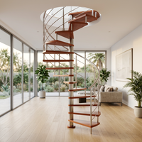 Escalier en colimaçon moderne en acier inoxydable et bois massif avec garde-corps en verre, écologique et durable, fabricant d'escaliers intérieurs