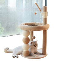 Arbre à chat en bois avec maisonnette pour chat et poteau à gratter en sisal, lit pour animaux de compagnie pour toutes les saisons