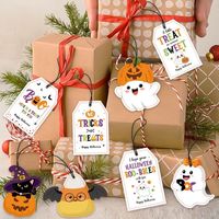 Étiquettes cadeaux Halloween Trick or Treat, 48 pièces par lot, 8 motifs, tailles variées de 5,5 à 10,2 cm, découpées, dos vierge, pour cadeaux de fête d'enfants