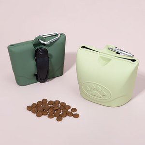 Silicone Pet <span class=keywords><strong>Dog</strong></span> Training Walking Food Storage Bag Pet <span class=keywords><strong>Dog</strong></span> Travel Treat Pouch Sacs de taille avec mousqueton - Product Image 1