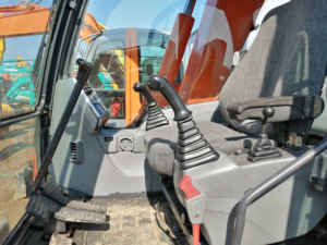 Excavadora de orugas DOOSAN usada en Venta caliente con certificación EPA y CE con martillo y cubo en stock - Product Image 6