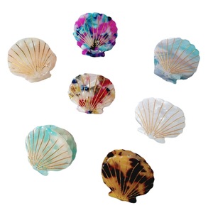 Vente en gros de petites pinces à cheveux en forme de coquillage coréennes mignonnes pour filles, pince à cheveux en acétate avec ligne dorée - Product Image 1