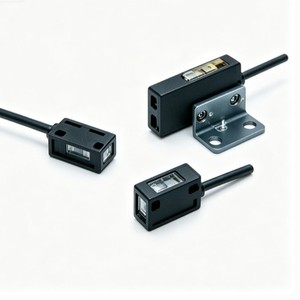 เซ็นเซอร์เลเซอร์ Omron E3NC 30x68x30 มม. ซีรีส์ Ptf ติดตั้งบนราง 35 มม. ผลิตในญี่ปุ่น การตรวจจับที่มีความแม่นยำสูง - Product Image 1