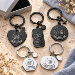 Llaveros Metálicos Personalizados de Aleación Negra y Plateada con Forma de Corazón, Redondos, Hexagonales, con Logotipo y Texto Grabado para Regalo Promocional OEM ODM - Product Image 1