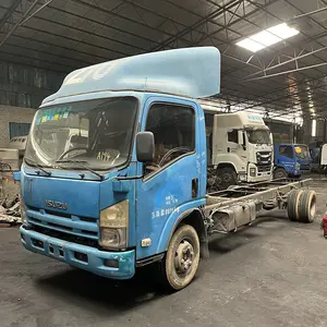 used Isuzu trucks 4x2 Light Truck Cargo Van Truck Japan Diesel Engine