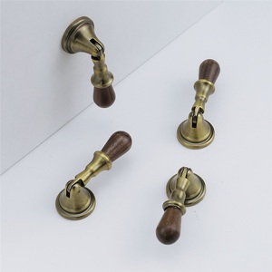 Poignée pendentif à trou unique en bronze français pour armoire, commode, tiroir, style moderne, en noyer vieilli, petite poignée minimaliste pour cuisine - Product Image 2