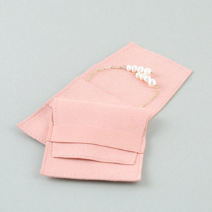 Pochette cadeau en velours microfibre avec rabat pour bijoux, personnalisable avec logo, petite taille - Product Image 4