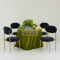 Chaises de mariage empilables d'extérieur en velours noir et métal doré pour banquets d'hôtel modernes
