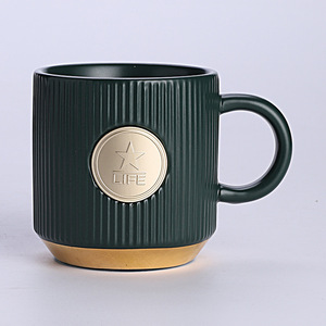 Tasse à café côtelée personnalisée style nordique 14oz, mug en céramique mat rétro européen avec logo personnalisé et détails en cuivre pour cadeau promotionnel - Product Image 2