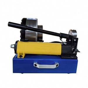 Machine à presser les tuyaux portable REALMAX, machine à sertir les flexibles hydrauliques, machine manuelle hydraulique pour le rétrécissement et le sertissage des tuyaux en acier - Product Image 2