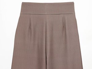 กางเกงขายาวทรงบอลลูนจีบพลีทสำหรับผู้หญิง คอลเลคชั่นฤดูใบไม้ผลิ 2026 - กางเกงทรงหลวมสบายๆ รับผลิตแบบ OEM/ODM โดยโรงงานเสื้อผ้าจีน - Product Image 6