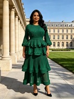 Robe midi plissée à col rond pour femmes grandes tailles, avec détails perlés, manches évasées 3/4 et ceinture, style robe gâteau