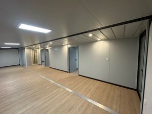 Maison conteneur préfabriquée extensible multifonctionnelle portable et étanche de 20, 30 ou 40 pieds pour salle de réunion - Product Image 6