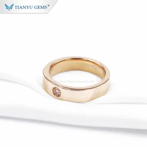 Tianyu gems 14 k/18 k pure yellow gold man Ring 3mm ronde hart & pijl kleurloze Moissanite man ring goud