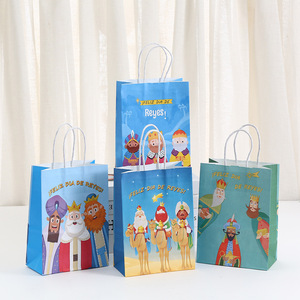 Bolsa de Regalo de Fiesta de los Tres Reyes Magos con Dulces Impresos - Bolsa de Papel Creativa y Portátil para Compras (Impresión Offset) - Product Image 1