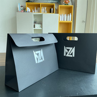 Sacs en papier cadeau de luxe personnalisés avec logo, pour vêtements, avec poignée en ruban