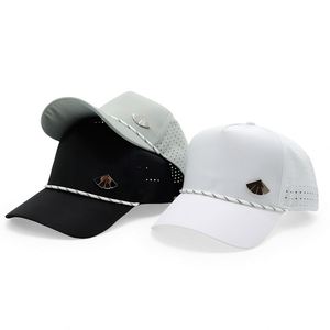 Gorras de Béisbol de 5 Paneles, Impermeables, con Orificios Cortados a Láser, Logotipo Metálico Personalizado, con Cuerda - Product Image 1
