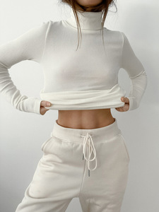 Logo personnalisé <span class=keywords><strong>T</strong></span>-<span class=keywords><strong>shirt</strong></span> blanc en tricot mince à <span class=keywords><strong>col</strong></span> haut pour femmes Chemise chaude en hiver - Product Image 2
