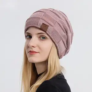 Berretto personalizzato con etichette tessute 100% cotone organico nero bianco Pin Stripe cappelli fodera calda berretto Toque da donna