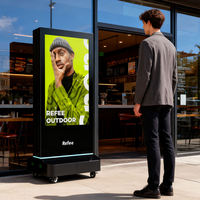 Meistverkauftes Ultraflaches 95,5mm Design 49 Zoll Outdoor Digital Signage mit 50.000 Stunden Lebensdauer für Einkaufszentren und Einzelhandelsplätze