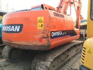 Excavatrice sur chenilles Doosan DH150 d'occasion à vendre / Excavatrice de taille moyenne fiable pour les projets de construction et de terrassement - Product Image 2