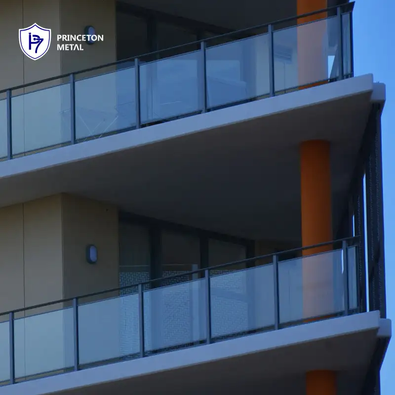 Escalera de exterior moderna de alta calidad, marco completo, sistema de barandilla de balcón de vidrio y aluminio