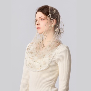 Foulard Quadrato in Poliestere con Ricami Floreali, Stile Vintage Spagnolo per Donne - Product Image 4