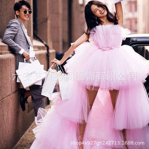 Robe de photographie de <span class=keywords><strong>couple</strong></span> sur le thème du tissu maillé coloré, pour séance <span class=keywords><strong>photo</strong></span> de rue, voyage en extérieur, mariage léger - Product Image 6