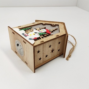 Decorazioni Natalizie Bestwish: Piccole <span class=keywords><strong>Case</strong></span> in Legno Luminose Ecologiche 10x10x10cm per <span class=keywords><strong>Capodanno</strong></span> - Product Image 4