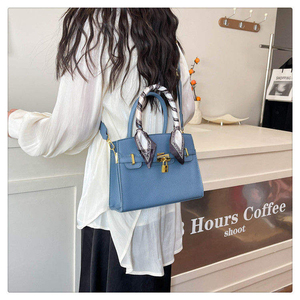 Bolso Bandolera Impermeable de Gran Capacidad en Material PU, Ideal para Compras Diarias en Todas las Estaciones - Product Image 3