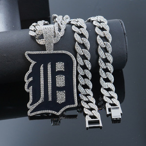 Collar de Campeonato de los Detroit Tigers 2006 al por Mayor de Fábrica, Colgantes de Moda <span class=keywords><strong>con</strong></span> Logotipo Deportivo y <span class=keywords><strong>Cadena</strong></span> de Aleación de Zinc Chapada en Oro - Product Image 4