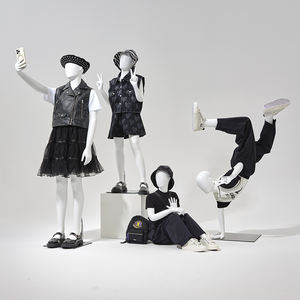 COLIN-2 Mannequin enfant en fibre de verre pour vitrine de vêtements, à vendre - Product Image 1
