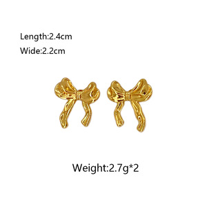 Boucles d'oreilles clous tendance en acier inoxydable 304, plaqué or PVD, motifs nœud, papillon, soleil, cœur, géométriques simples et élégantes pour femme - Product Image 4