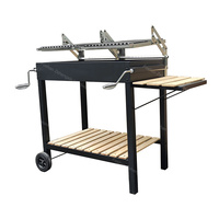 Barbecue à charbon argentin avec grilles en V doubles indépendantes, hauteur réglable, chariot extérieur et table latérale en bois