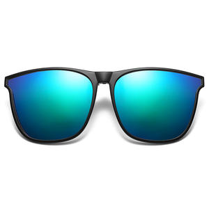 Lunettes de soleil polarisées à clipser TR90 avec monture noire et verres en résine, protection UV400 pour la conduite et la pêche - Product Image 1