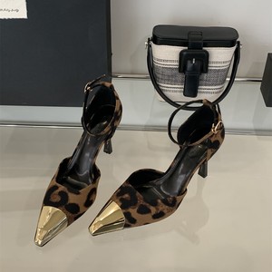 Vente en gros, promotion exceptionnelle, nouvelles sandales plates à bout ouvert pour femmes, motif léopard, printemps 2024, avec strass, semelle intérieure en cuir véritable - Product Image 2