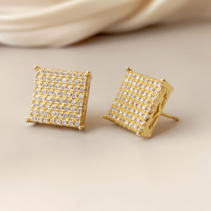พร้อมส่ง ราคาโรงงาน ต่างหูแบบติดหูทรงสี่เหลี่ยมประดับเพชรคิวบิกเซอร์โคเนียชุบทอง 18K สไตล์ฮิปฮอปสำหรับผู้หญิง - Product Image 2
