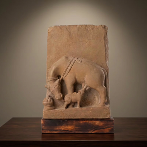 Estatua de Vaca Kamdhenu, Réplica Tradicional Tallada en Piedra para Decoración del Hogar - Product Image 2